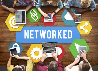 Grup dijital aygıtları ile insan 