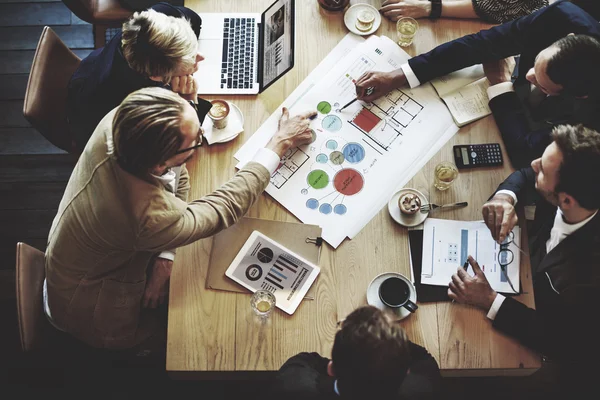 Grupo de empresarios en la reunión — Foto de Stock