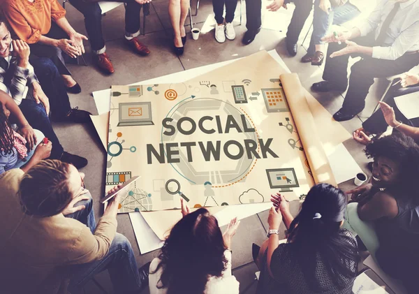 Emberek több mint a plakát, szociális hálózat — Stock Fotó