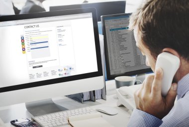 bilgisayarla iletişim iletişim bizim çalışan iş adamı