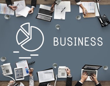 Ofiste çalışan iş adamları 