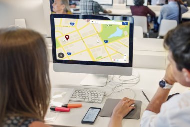 bilgisayarları kullanan kişiler 