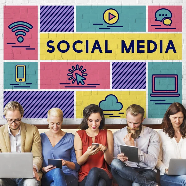 People sit with devices and Social Media — Stock Photo, Image