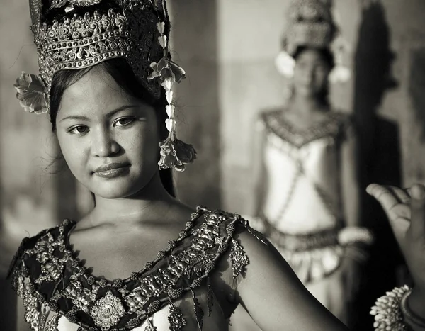 Jeune danseuse cambodgienne — Photo