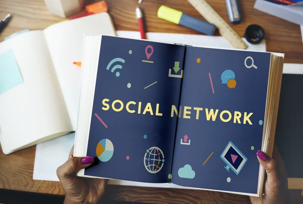 Open Book con il concetto di social network — Foto Stock