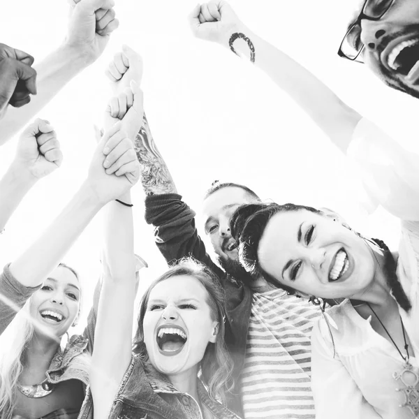 Gente bailando en fiesta — Foto de Stock