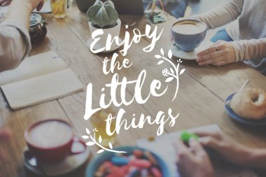 arkadaşlar toplantı kafede kahve içme 