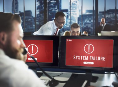 çalışma iş adamları ve sistem hatası