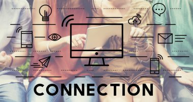 Arkadaşlar birlikte vakit geçiriyorlar.