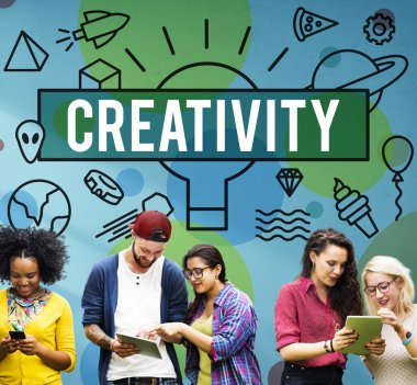 grup öğrenci ile dijital cihazlar