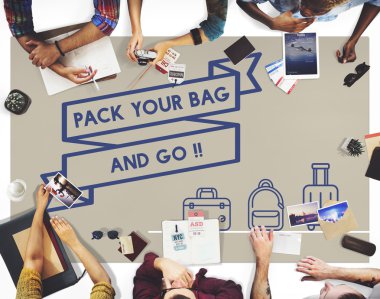 Grup masada oturan insan 