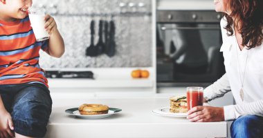 Aile birlikte vakit geçiriyor.