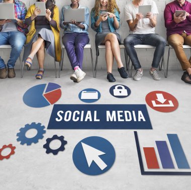 İnsanlar dijital araçları tarama