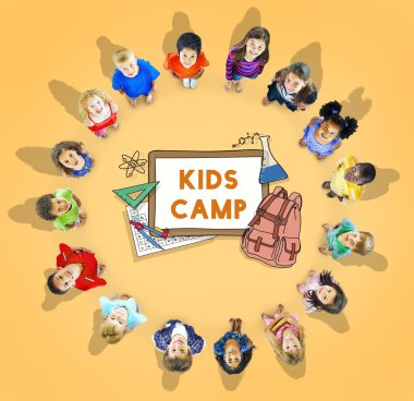 sevimli gülümseyen çocuklar