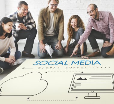 Poster ve sosyal medya çalışma tasarımcılar