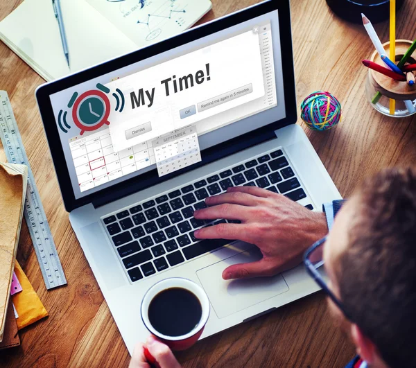 Man typing on laptop keyboard — Stock Photo, Image