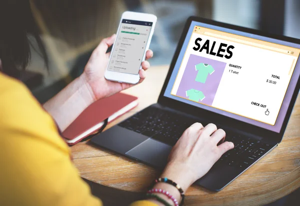 Woman working with devices — Stock Photo, Image