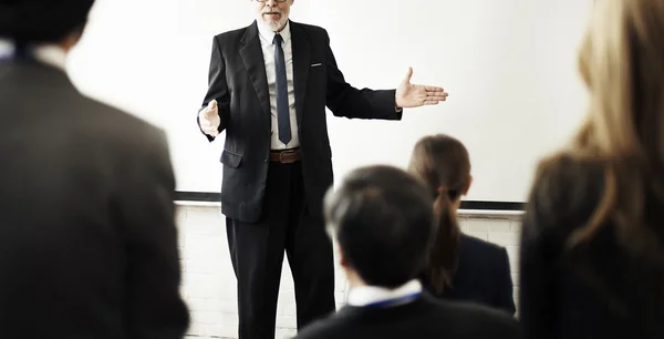 Samenwerking tussen zakenmensen — Stockfoto