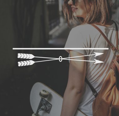 Kaykay arka plan üzerinde kadınla