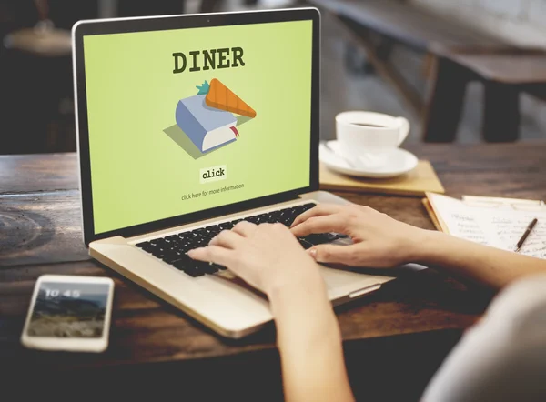 Woman working with computer — Stock Photo, Image