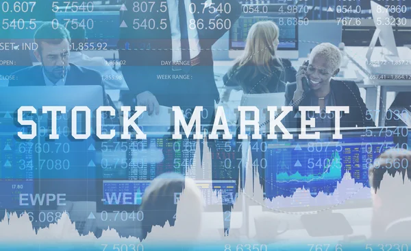 Pessoas de negócios trabalhando e mercado de ações — Fotografia de Stock