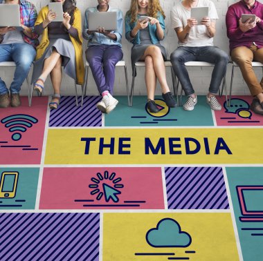 İnsanlar dijital araçları tarama 