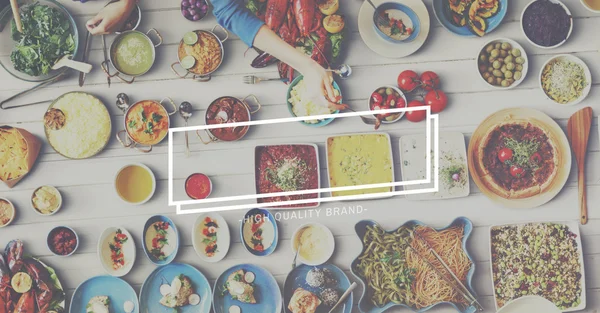 Mesa con comida y marco —  Fotos de Stock
