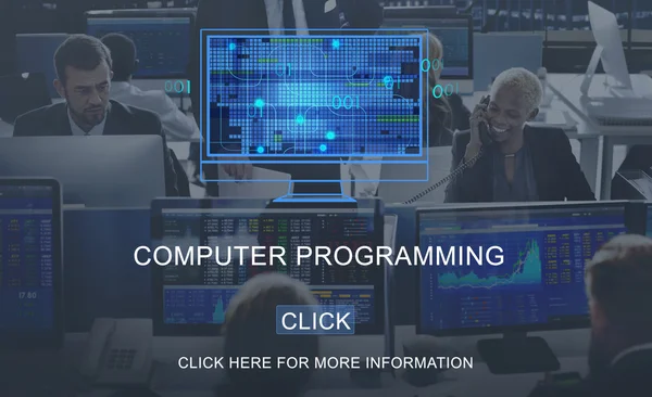 Mensen uit het bedrijfsleven werken en Computer Programming — Stockfoto