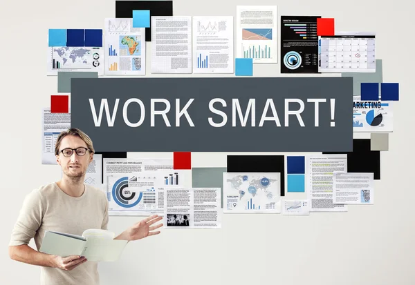 Werken met werk slimme zakenman — Stockfoto