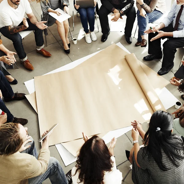 Empresários em reunião de trabalho em equipa — Fotografia de Stock