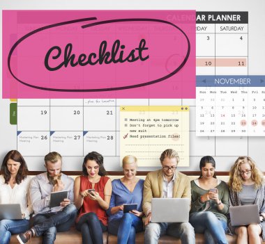 insanlar aygıtları denetim listesi ile oturup