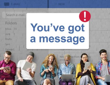 İnsanlar dijital araçları tarama  