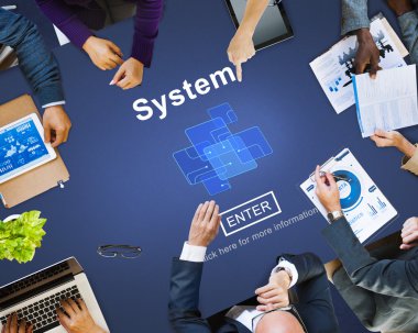 Bir grup insan birlikte çalışma 