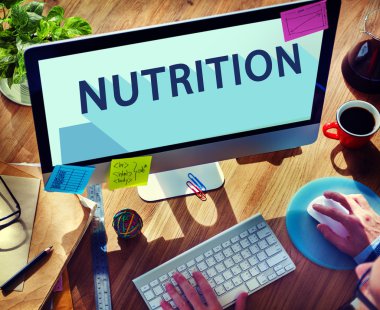 Bilgisayar kullanan adam 