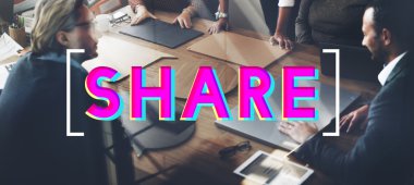 Ofiste çalışan iş adamları