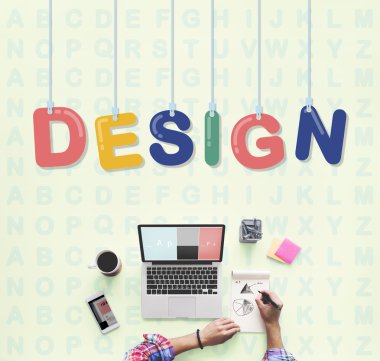 laptop ile çalışan kişi 