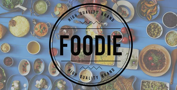Tavolo con cibo e Foodie — Foto Stock