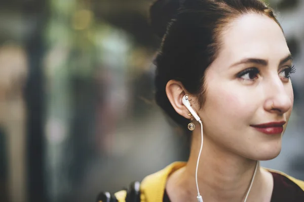 Woman Listening Music — Stock Photo, Image