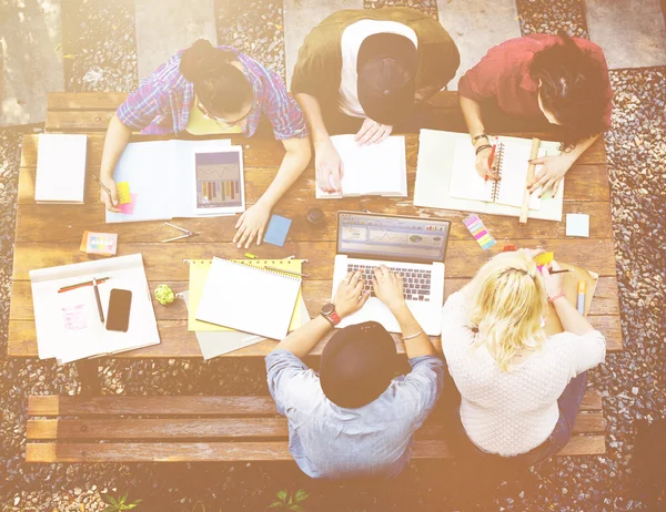 Students studying together — Stock Photo, Image