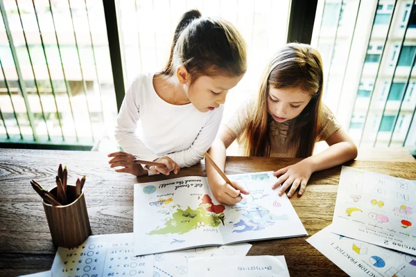 Desenho de meninas em coloringbook — Fotografia de Stock