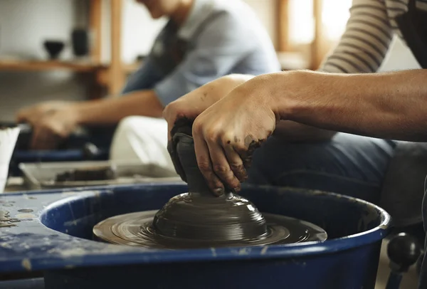 Artistas que trabajan en el estudio — Foto de Stock