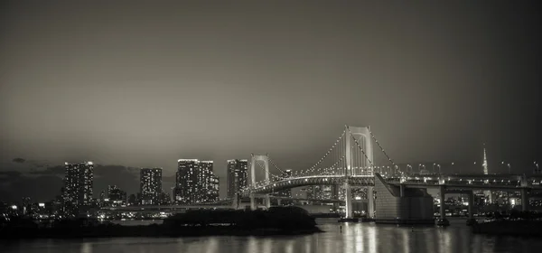 Rainbow bridge i odaiba, tokyo — Stockfoto