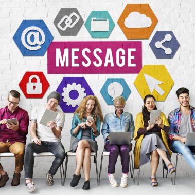 İnsanlar dijital araçları tarama  