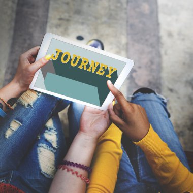 İnsanlar internet'te sörf 