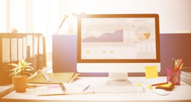 bilgisayar metin üstünde perde ile