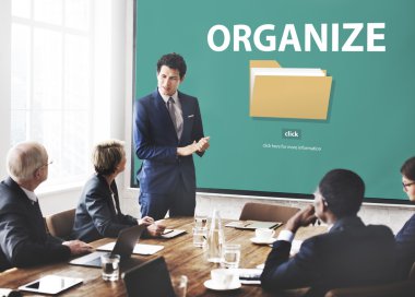 iş adamları tartışıyor