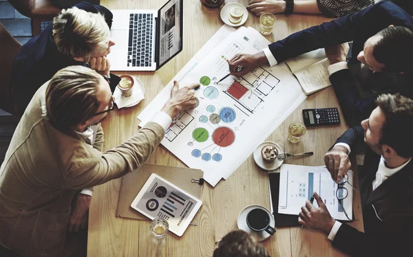 Grupo de empresarios en la reunión — Foto de Stock