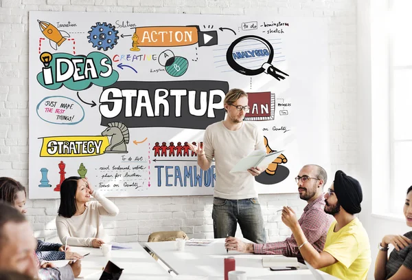 Reunião de negócios com startup — Fotografia de Stock