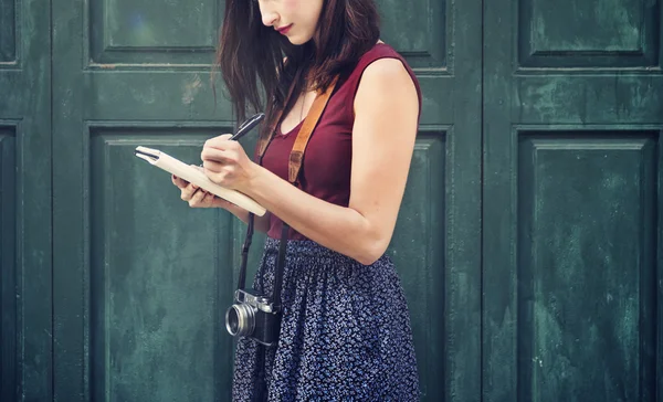 Mujer tomando notas — Foto de Stock