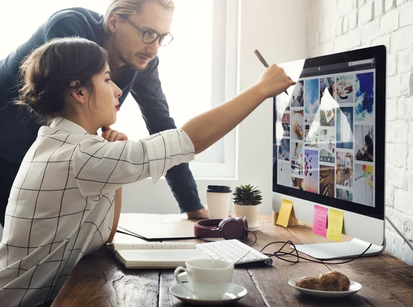 Persone che parlano di incontri . — Foto Stock